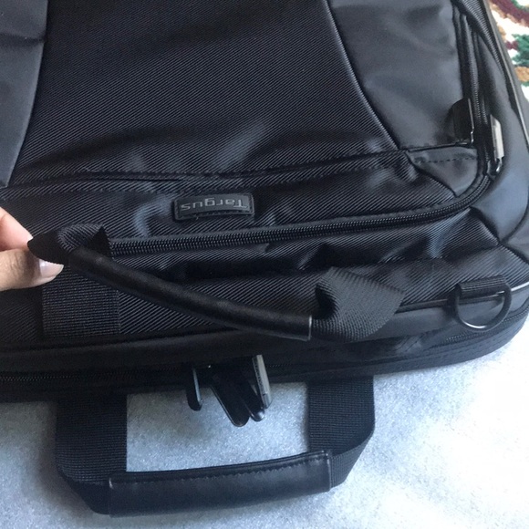 Targus padding laptop bag- black color - Picture 6 of 16